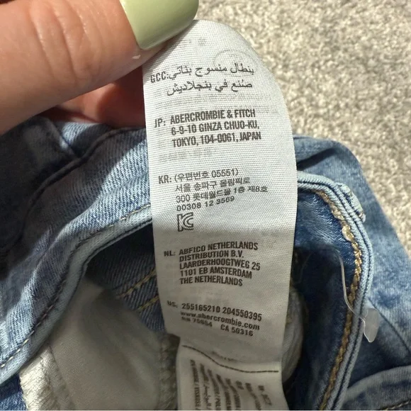 Abercrombie Kids High-Rise Mini Mom Jeans, Light Wash Straight-Leg size 11/12 - Picture 9 of 11